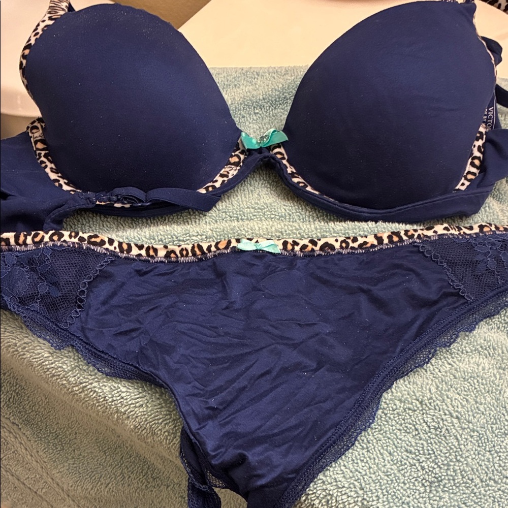 Victoria's Secret Navy Blue and Leopard Print Bra Set